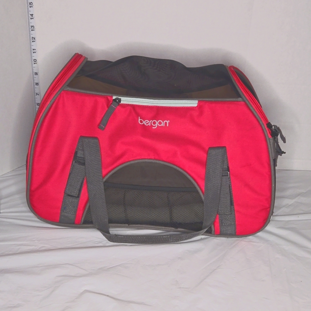 BERGAN PET CARRIER WITH POCKETS RED GENTLY USED